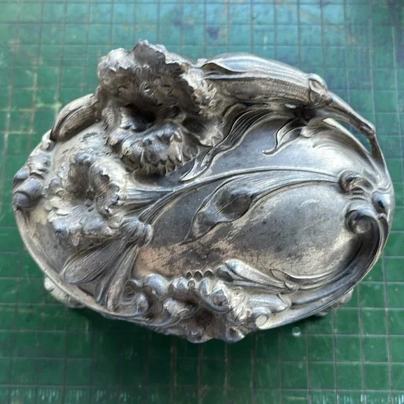 Candle in Vintage Jewelry box - 100% beeswax- unscented - Picture 9 of 11